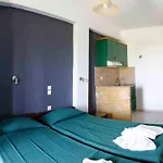 Habitat Corfu Ostello *