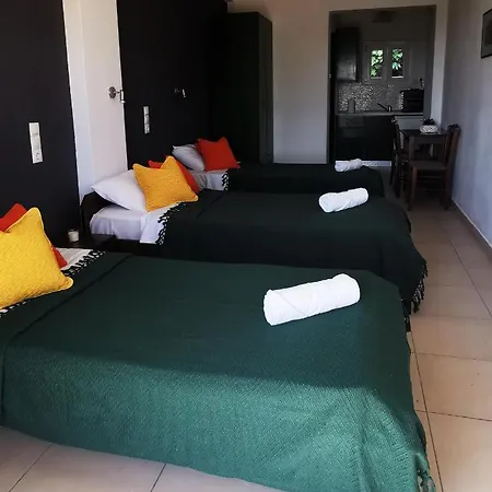 ホステル Habitat Corfu