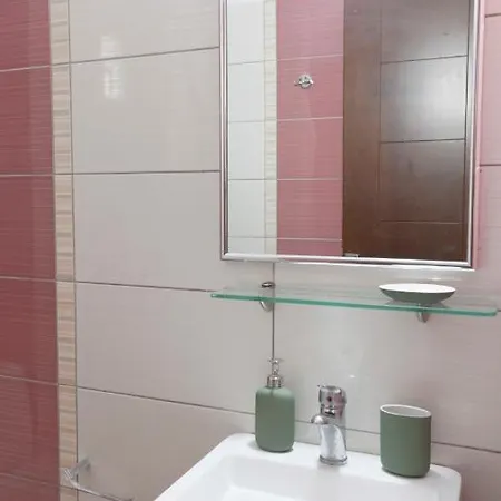 ホステル Habitat Corfu ダシア